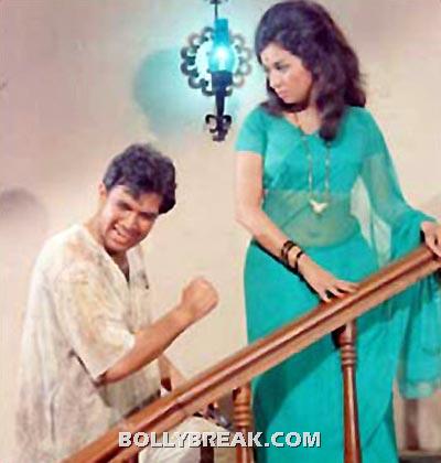 Rajesh Khanna and Nanda in Ittefaq in green saree - (19) - Bollywood Actresses in Saree - Top 25 List
