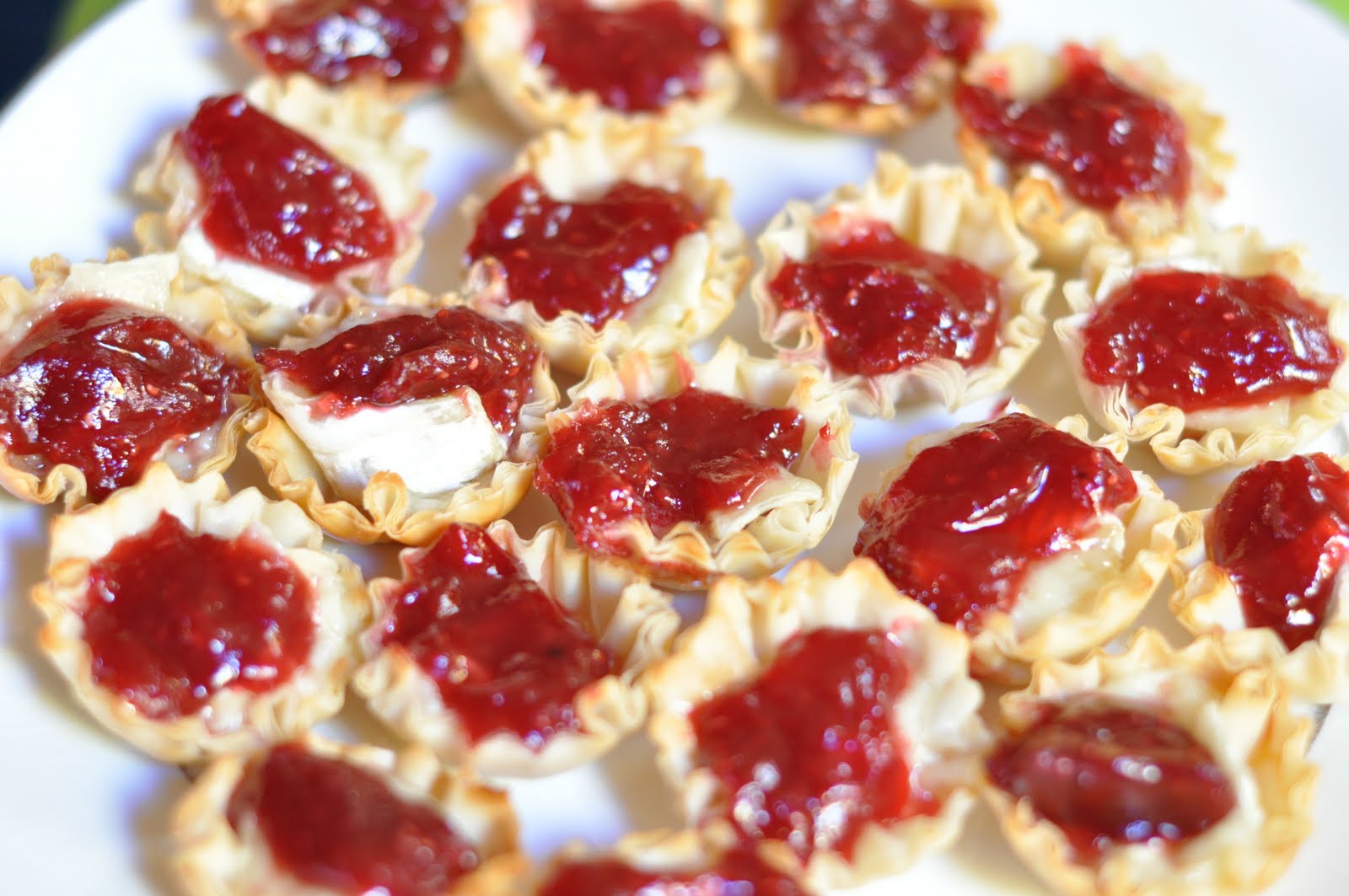 This Mommy Cooks Brie Phyllo Cups