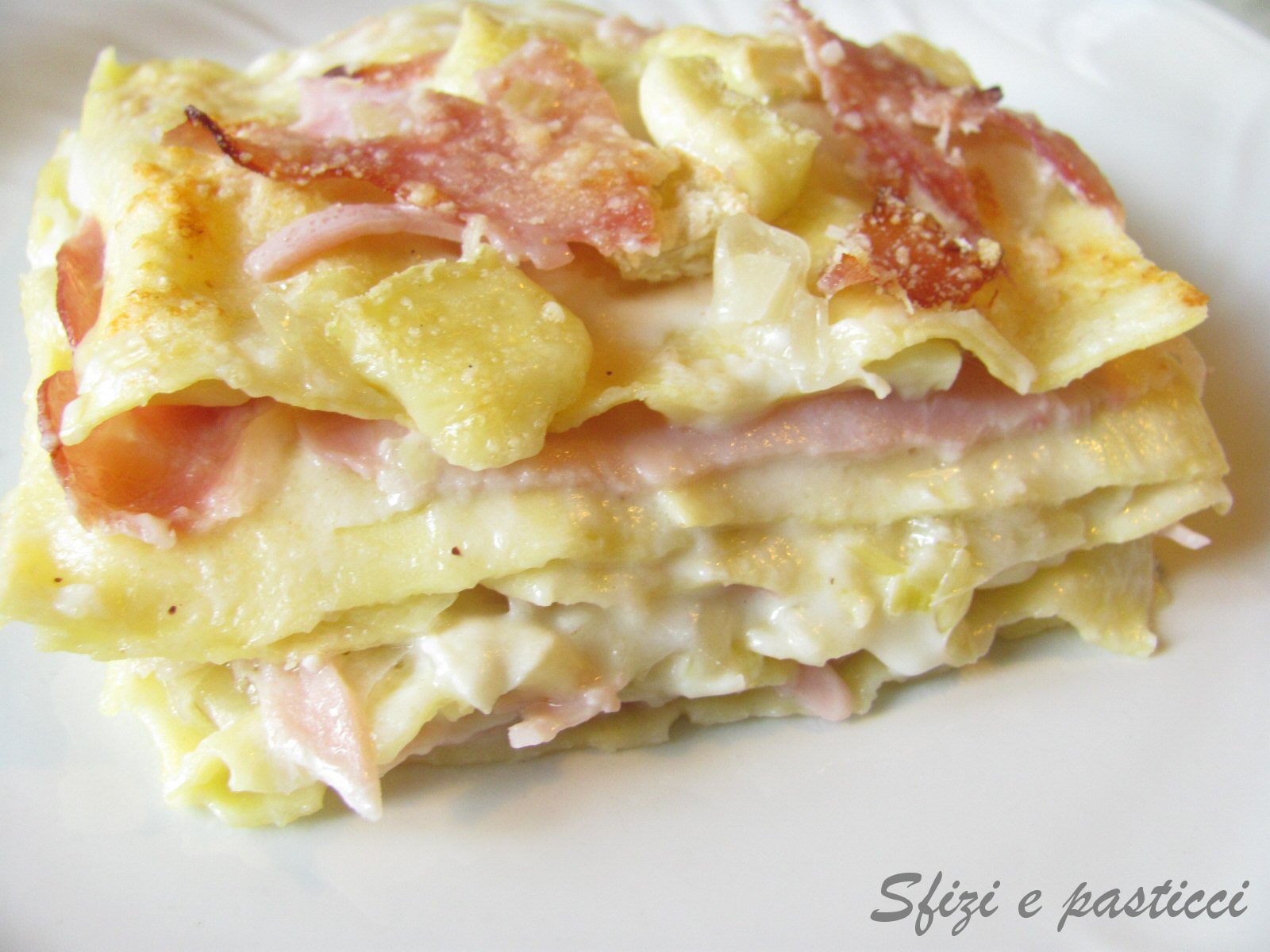Sfizi e pasticci Lasagne ai porri e prosciutto cotto
