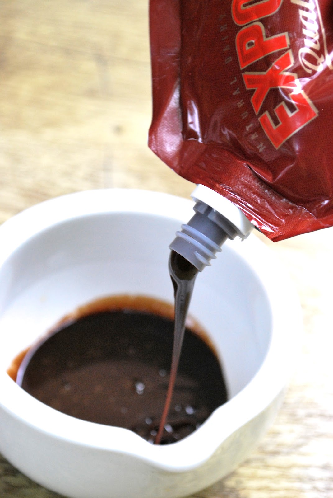 Skinny Zucchini Plūmju kafijas kūka