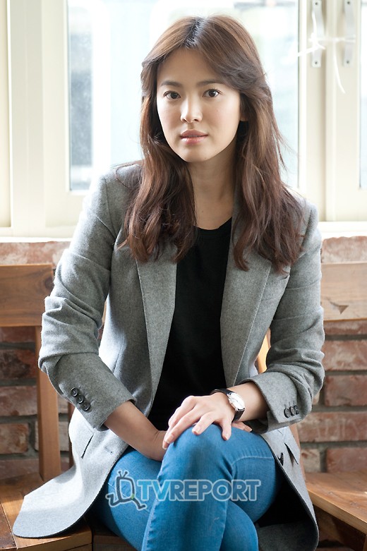 Song Hye Kyo helps establish a school in China | Daily K Pop News