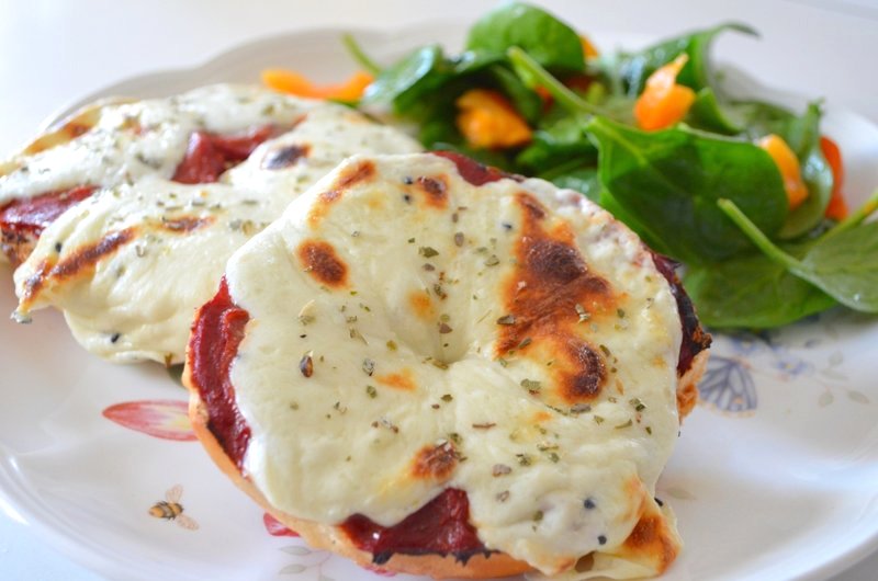 The Inventive Vegetarian Pizza Bagel