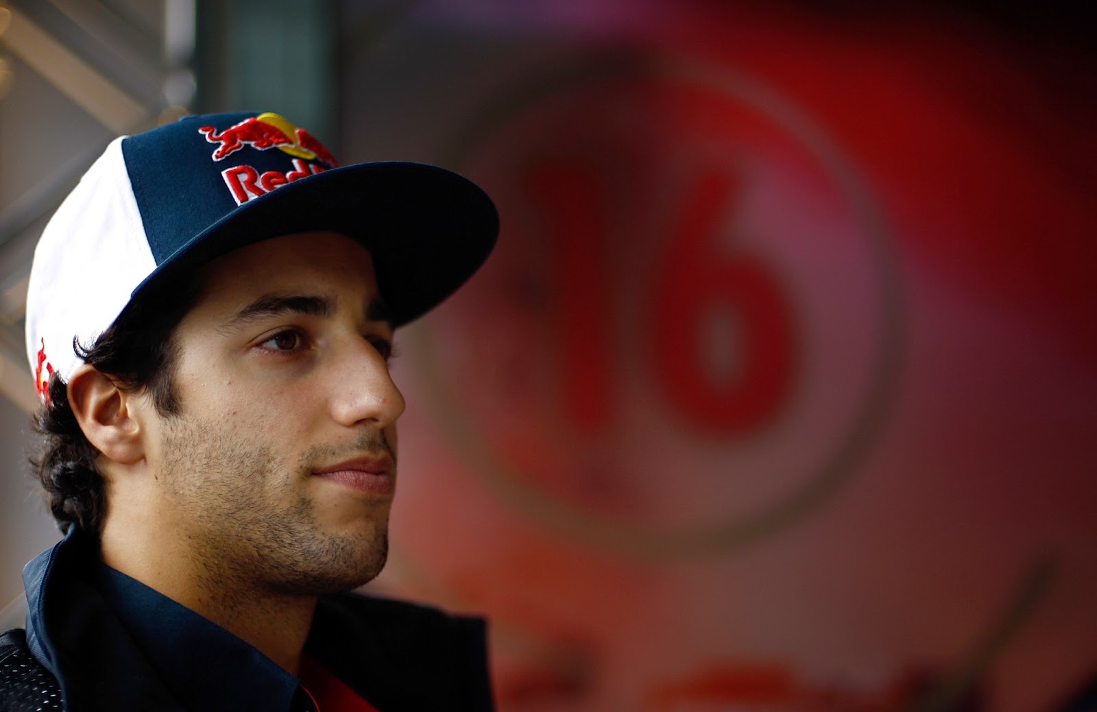 Daniel ricciardo race car driver.