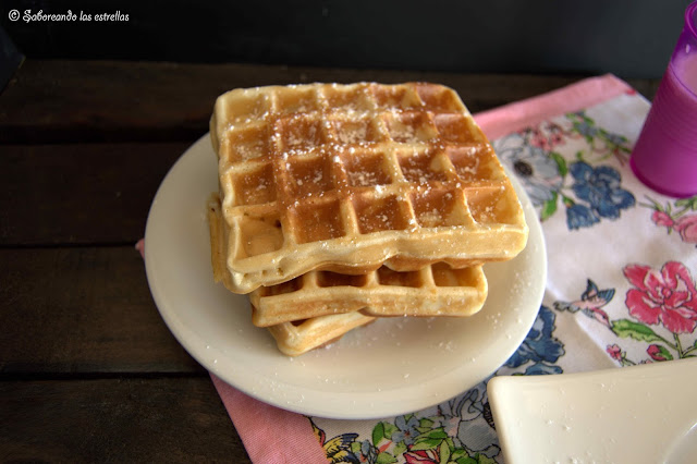 Gaufre con helado de vainilla - © Saboreando las Estrellas