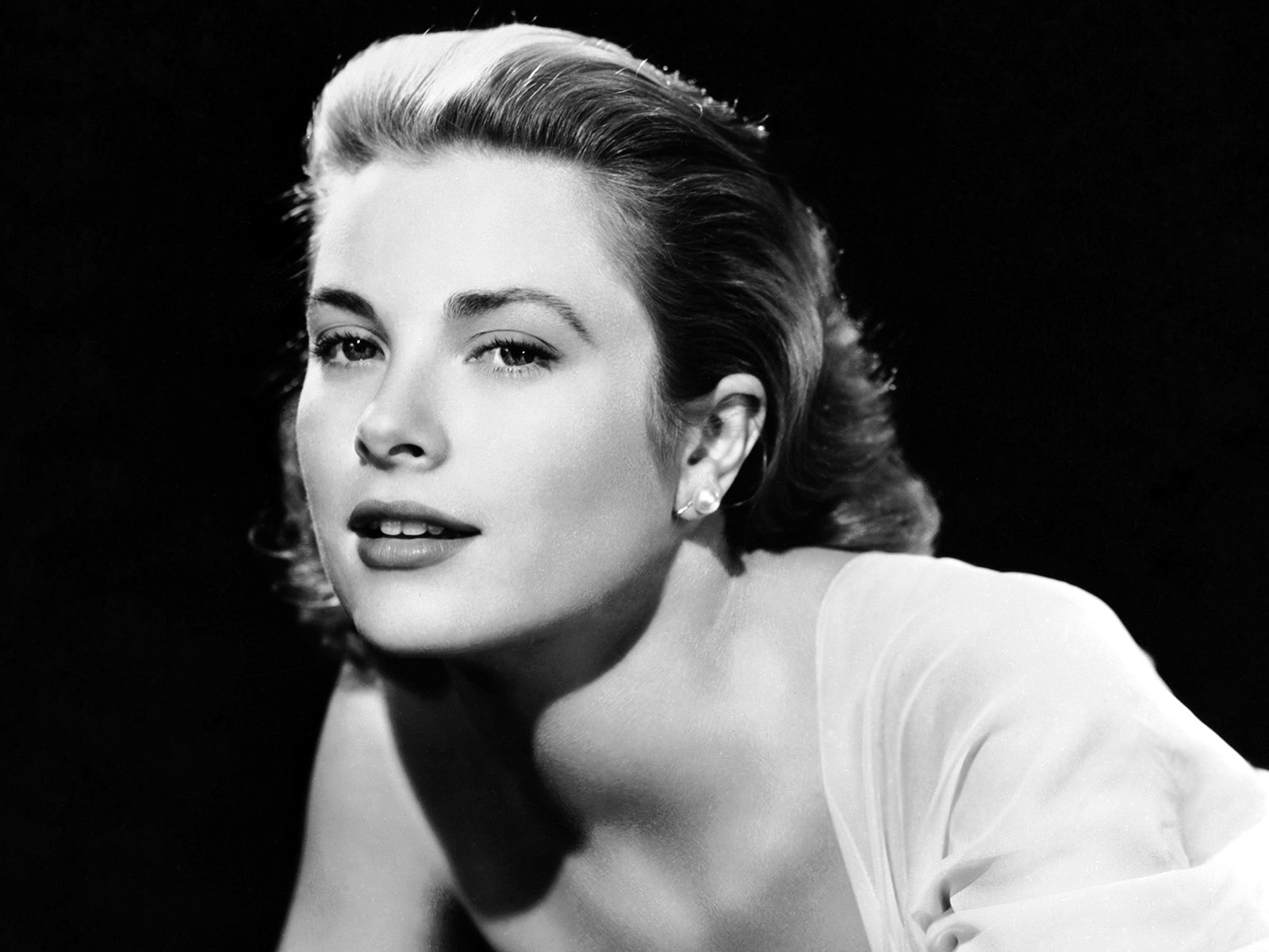 Grace-Kelly-Wallpaper-5.jpg