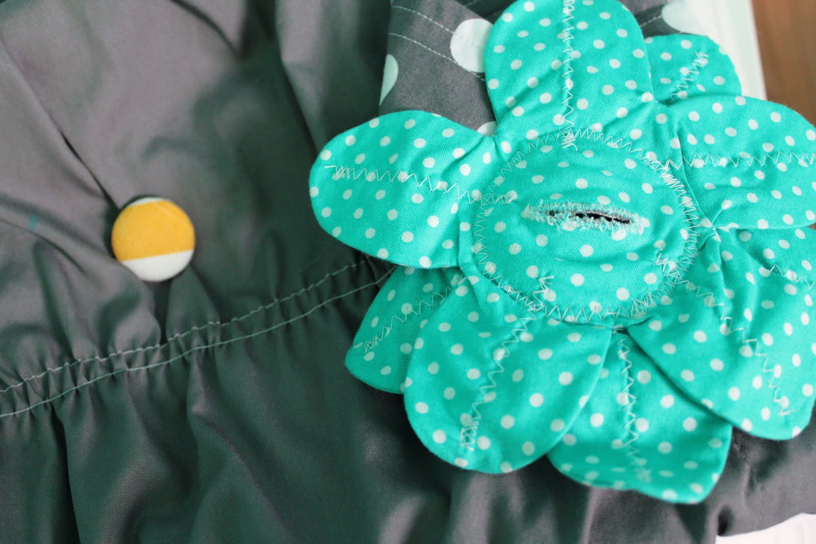 2 little hooligans Anthropologie Inspired Toddler Bed Comforter Tutorial