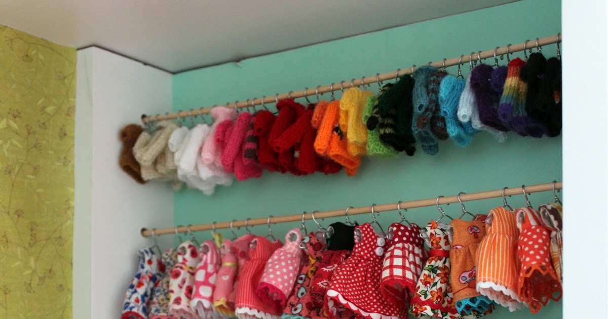 Obsessively Stitching Dolly Closet!