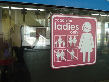 Meraba Di Komuter