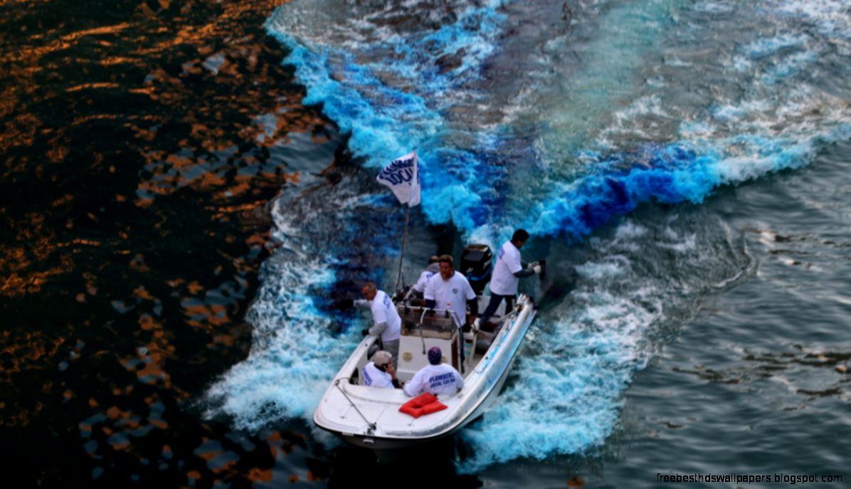 Chicago River dyed blue for Cubs World Series win Chicago River dyed blue for Cubs World Series win