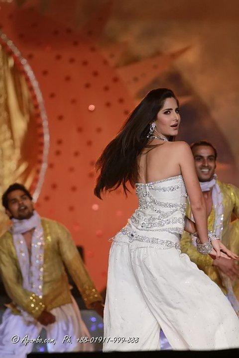 Katrina Kaif back hot - Katrina Kaif Pics from Tri nation concert Performance in Bangladesh