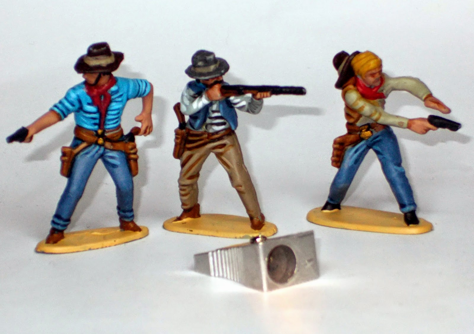 Ubique Cheap Plastic Cowboys