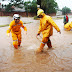 Bomberos Municipales asisten a personas afectadas por las lluvias