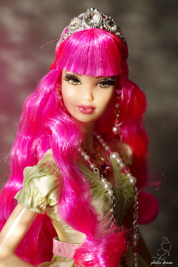 Plastic Dreams :: Barbie et miniatures: Tarina Tarantino Barbie Doll