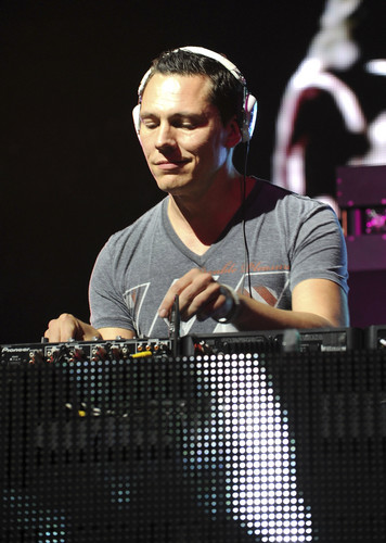 DJ TIESTO