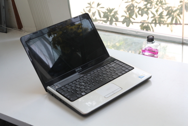 Bán laptop cũ Dell inspiron 1440, laptop cu nguyên bản giá 3,3 triệu máy đẹp nguyên bản 100