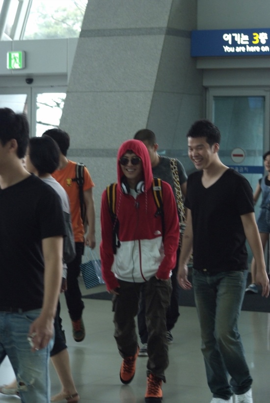 [Pics] BB en el aeropuerto de Incheon Bigbang+incheon+airport+3