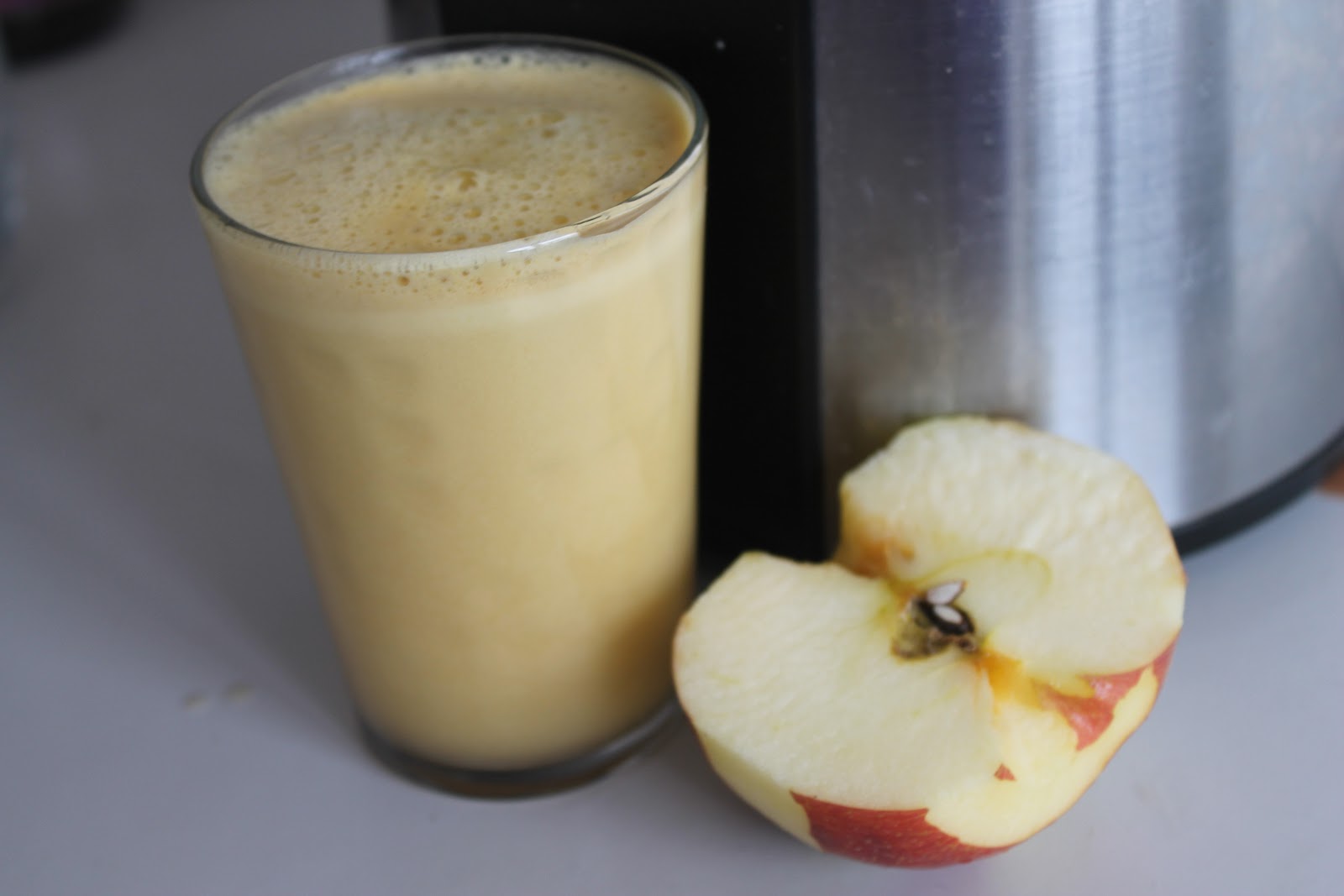 Mely's kitchen Apple Juice and Its Health Benefits