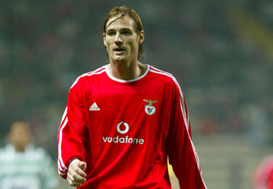 Nothing falls like London rain: May 2011