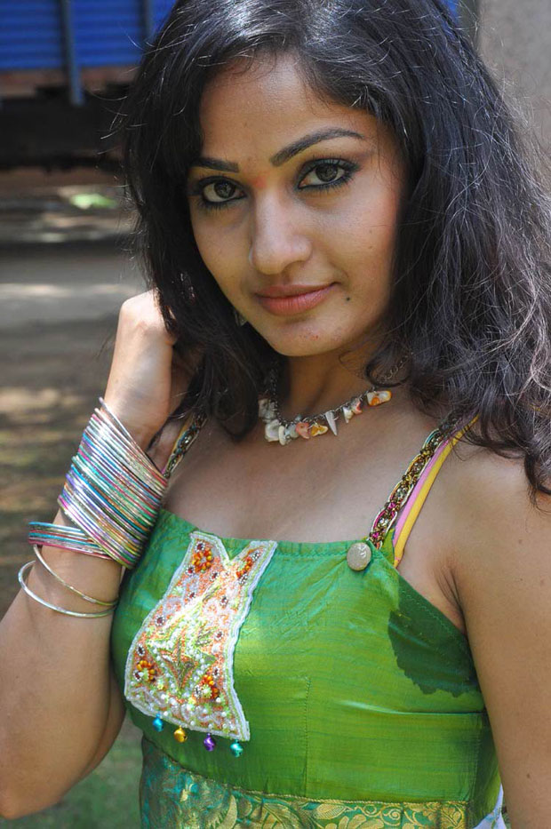 hot madhavi