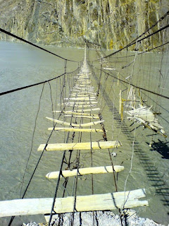 Jembatan Gantung Hussaini  -  Pakistan