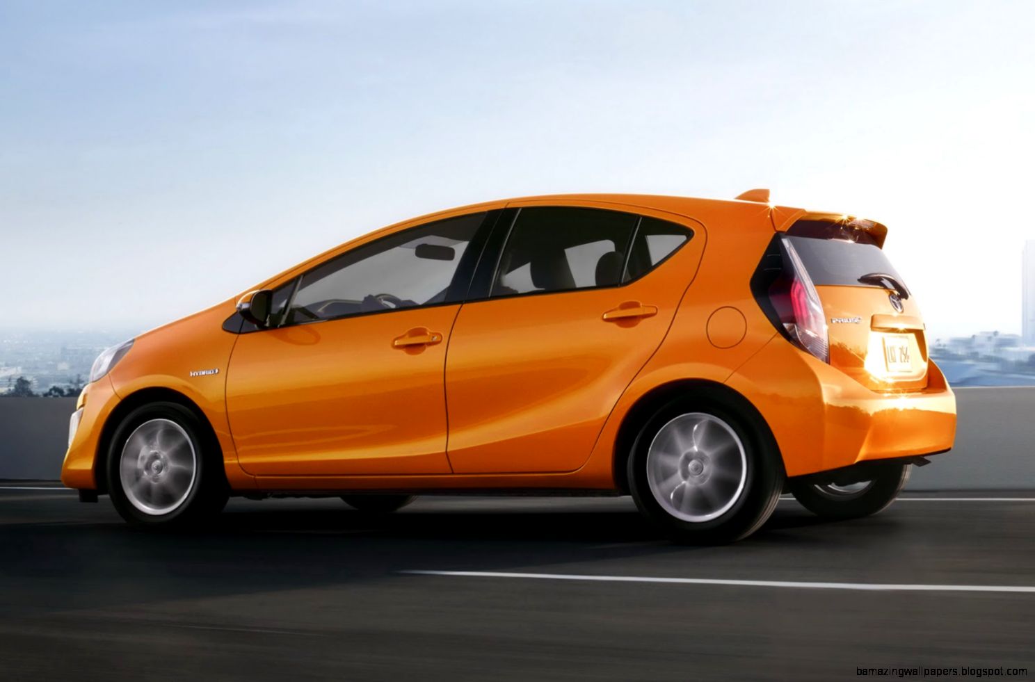 Toyota Gives 2015 Prius C Hybrid Hatch a Light Makeover Toyota Gives 2015 Prius C Hybrid Hatch a Light Makeover