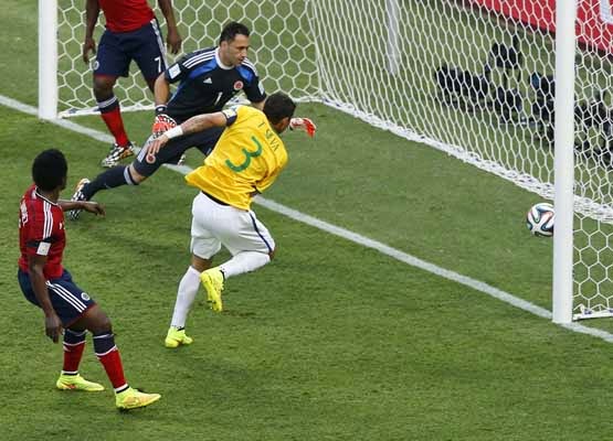 BRASIL VS KOLOMBIA: Neymar Cedera, Skor 2-1