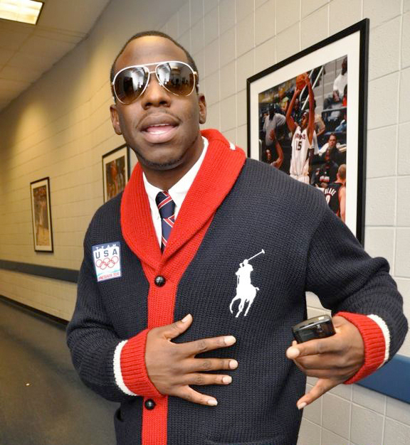 Follow Us! Microphonebully VIDEO YOUNG DRO WE OUT CHEA / GETTING