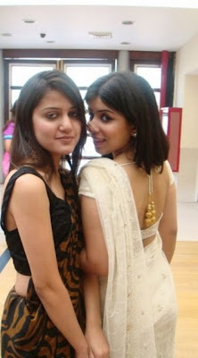 Pakistani Girls In Hot Saree