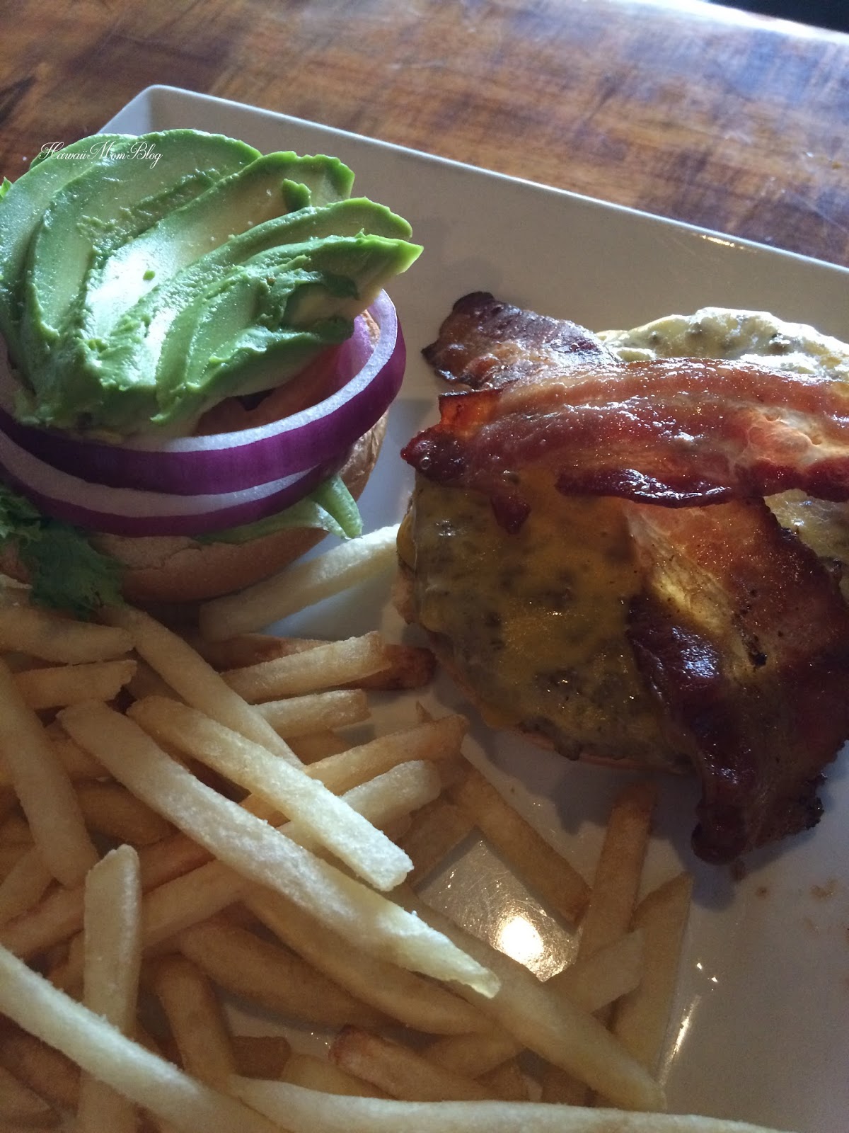 Hawaii Mom Blog Breakers Restaurant and Bar