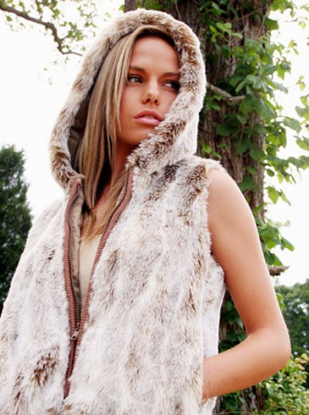 weteng luwe: Caitlin Upton