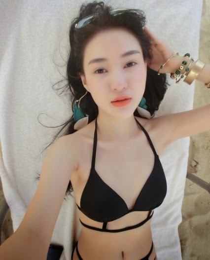 Hot girl tai tiếng Trung Quốc tung ảnh sexy