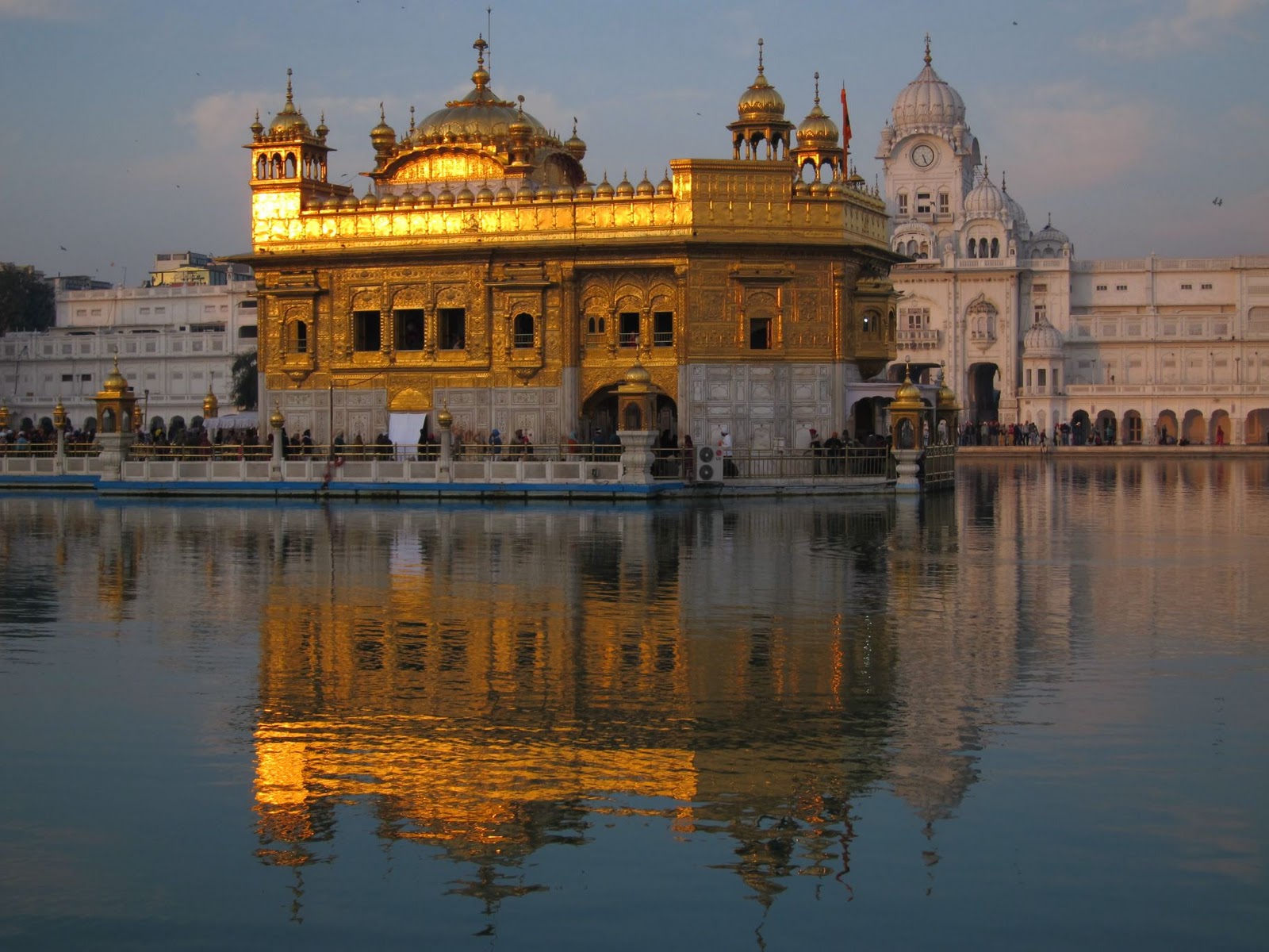 Worldtour 2011 - 2012: 27th January: Sunset on the Golden Temple