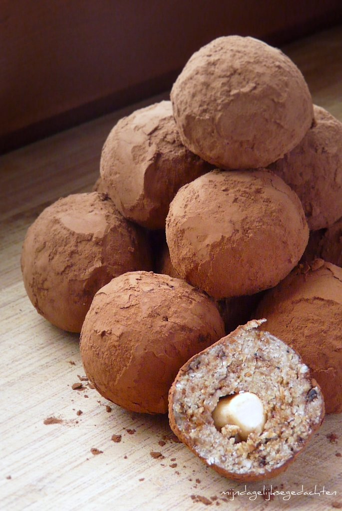 mijn dagelijkse gedachten Coffee Hazelnut Cookie Dough Truffles