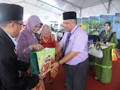 Dekan Fakulti Pertanian Universiti Andalas Indonesia bersama Head of Herbs DOA MAHA NS2012 Nu-Prep