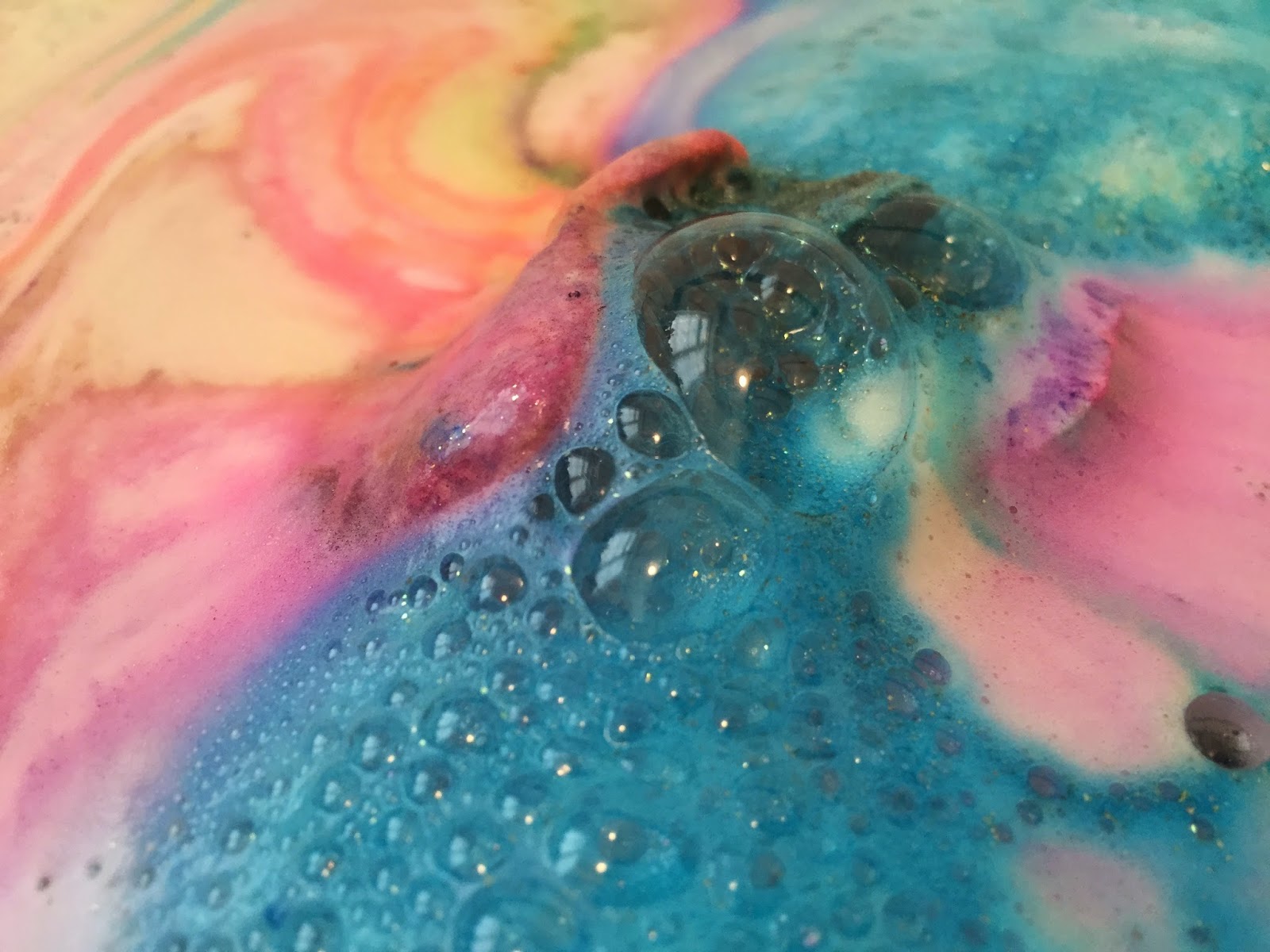 All Things Lush UK Intergalactic Bath Bomb