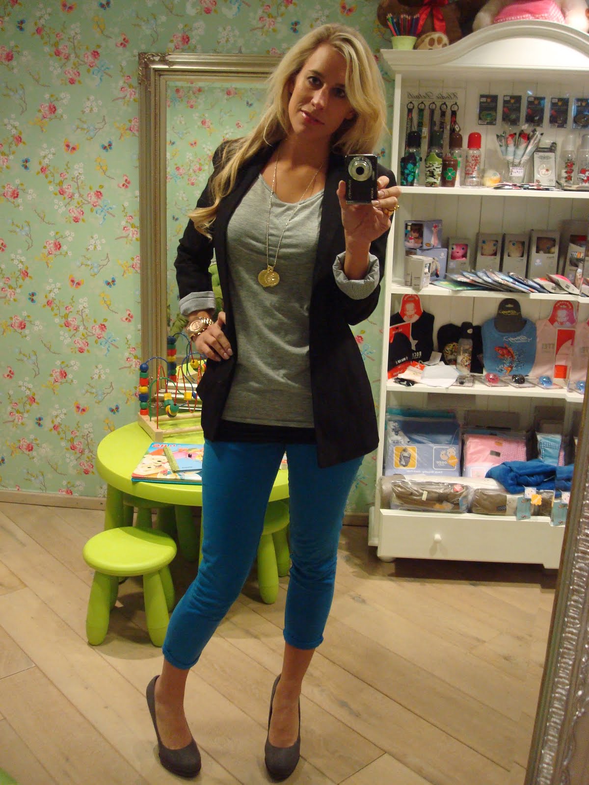 Independent in heels 3 ways to wear Electric blue pants