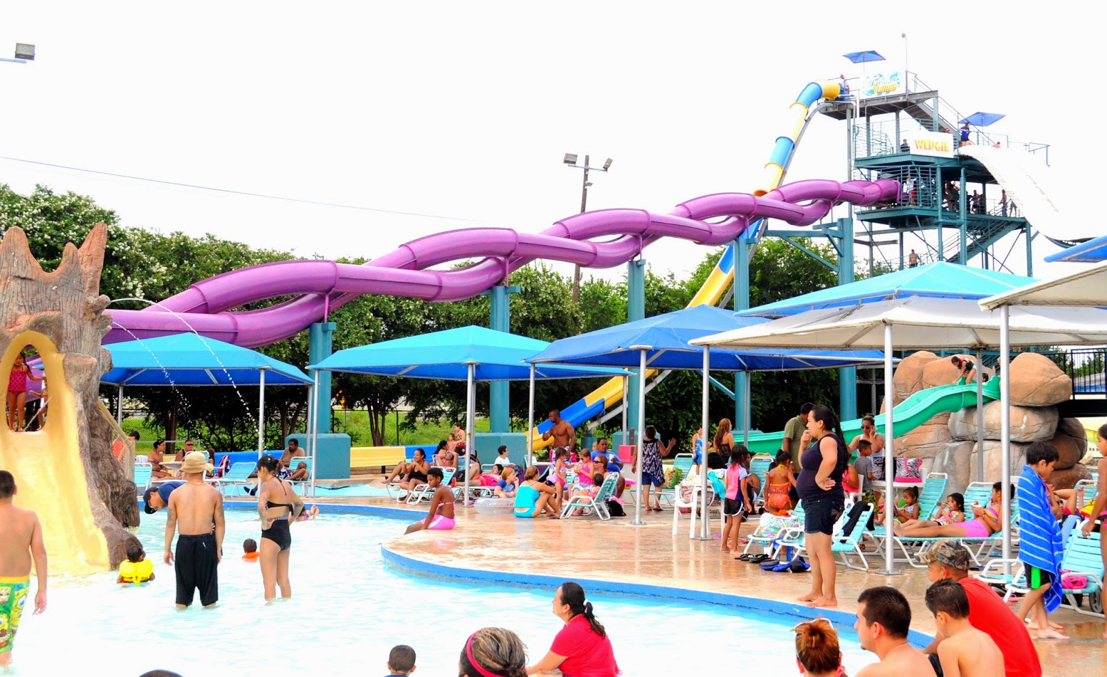 Summer Fun at Splashtown San Antonio! The Dias Family Adventures