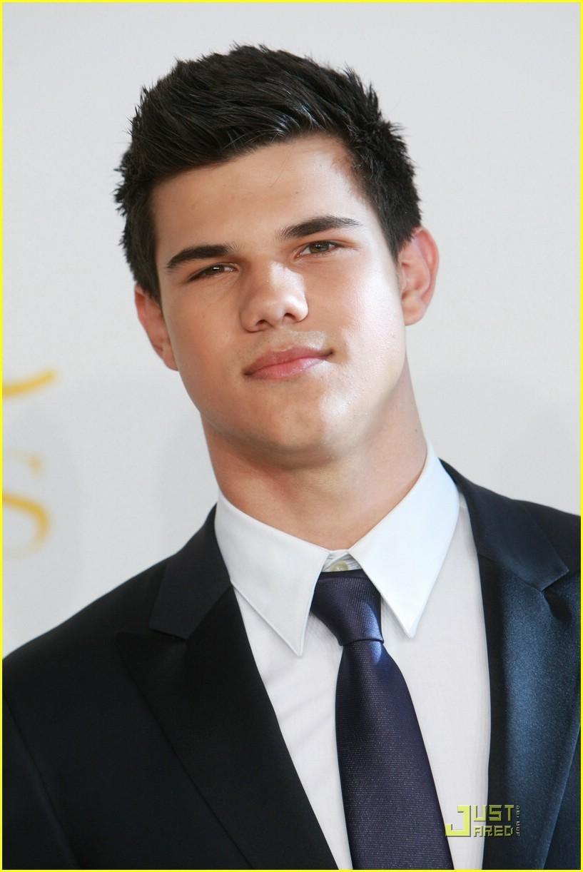Taylor Lautner Profile and Pics | Wallpaper HD And Background