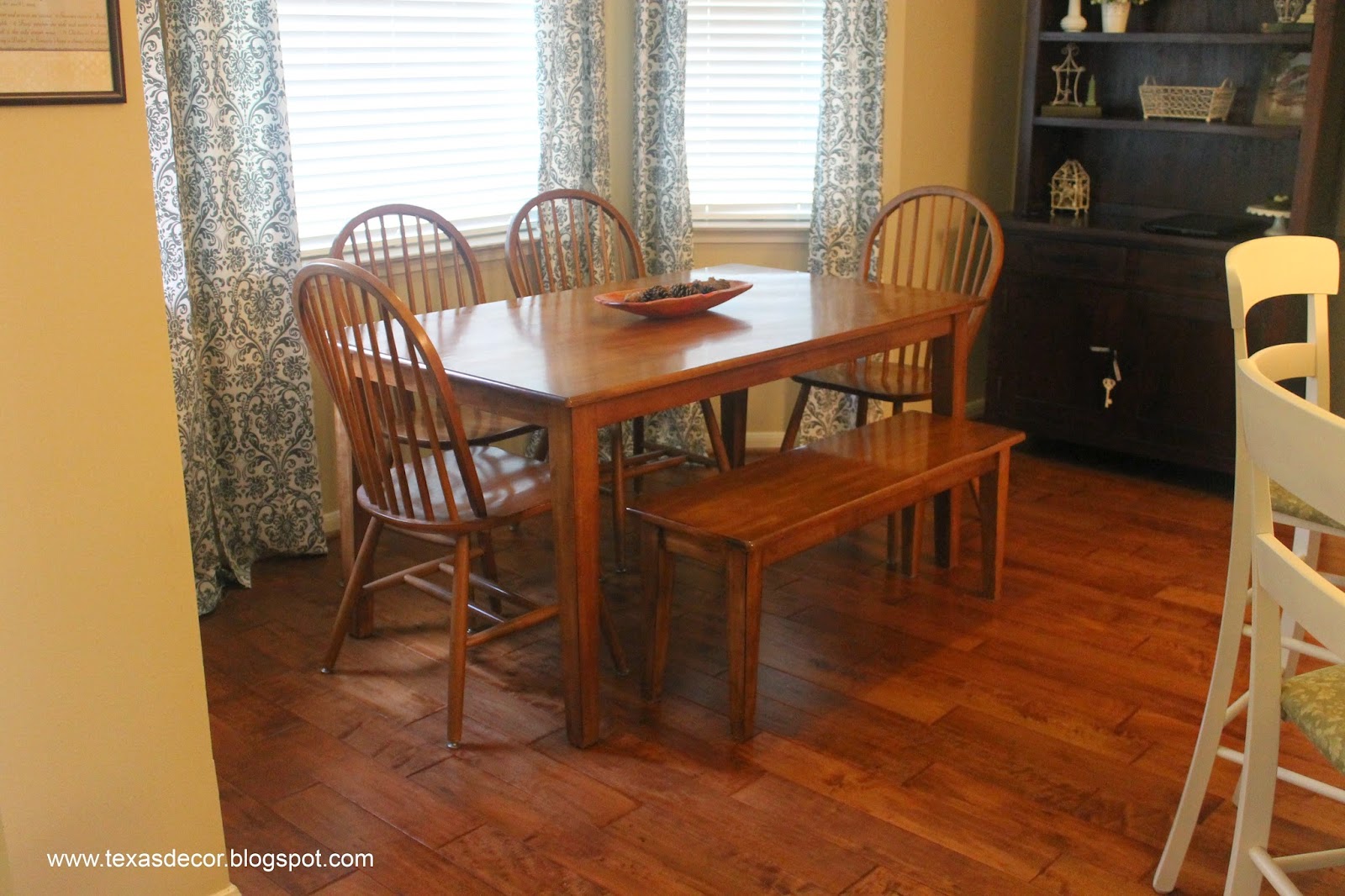 Texas Decor Painted and Stained Kitchen Table A Tutorial