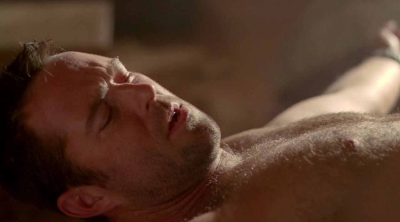 Sullivan Stapleton Naked in Strike Back 2 × 04.