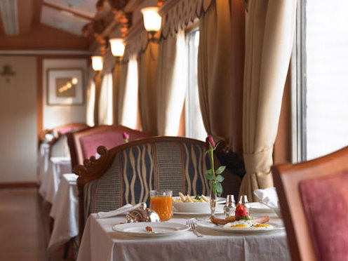 The Golden Chariot Train / Dining Car.