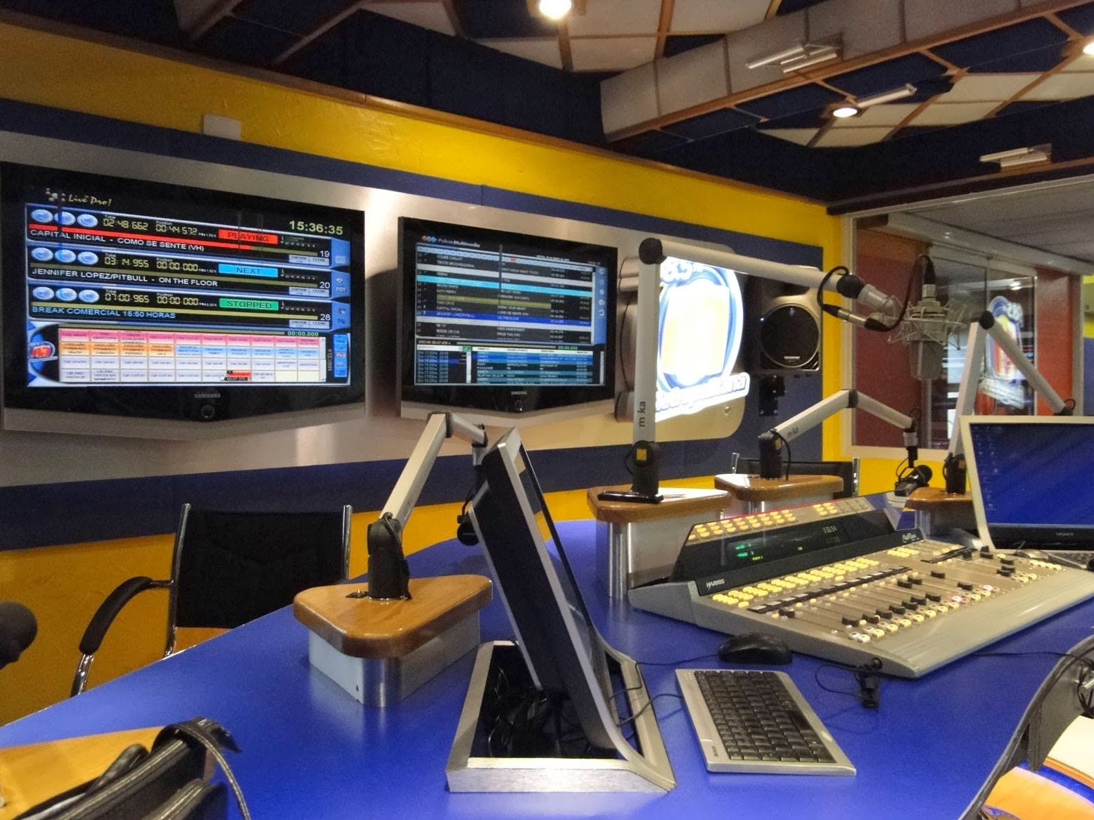 Sintonia Radiofônica Modernos Estúdios de Rádios Brasileiras