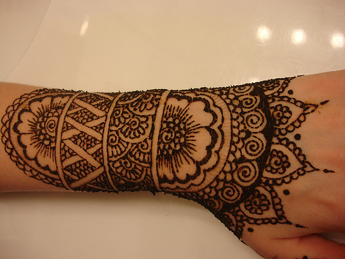latest arabic henna designs 2011. Latest Fashion Arabic Bridal Mehndi Designs