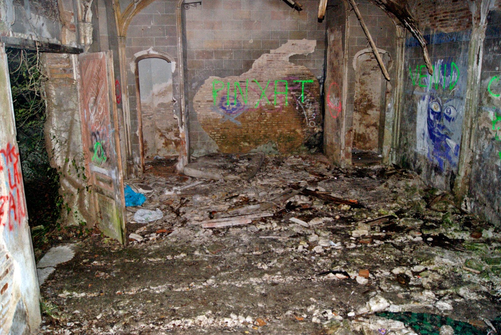 Luzbelexpelled LA MASIA DE CAN BUSQUETS