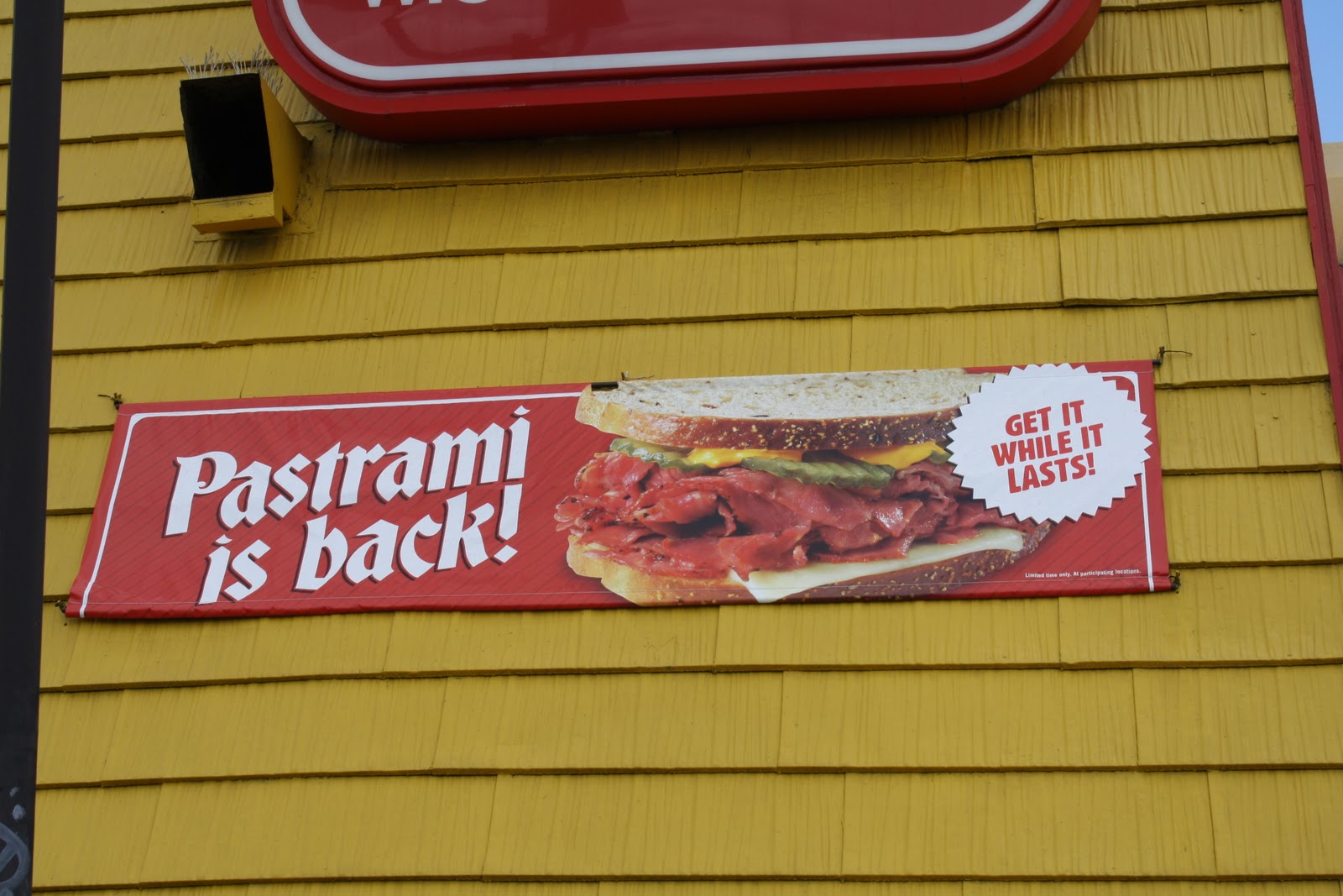 An Immovable Feast Fast Food Review Wienerschnitzel Angus Pastrami Dog