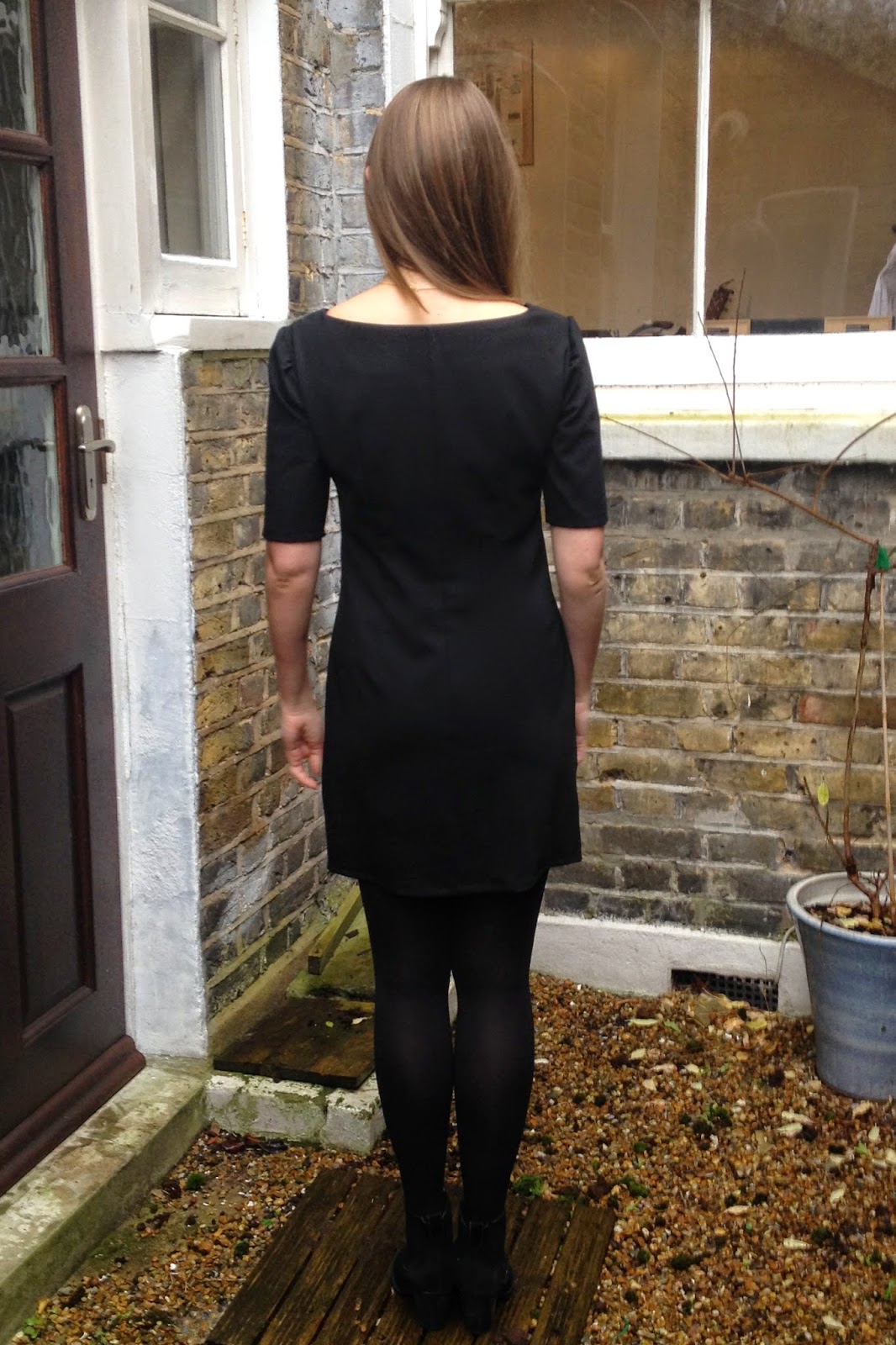 Diary of a Chain Stitcher: Little Black Colette Laurel Dress in Mood Fabrics Wool Sateen