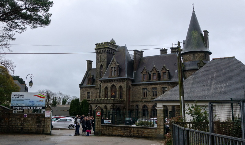 Sentier Du Merle Blanc Brest  - Namn/Adress På Det Lokala Språket.