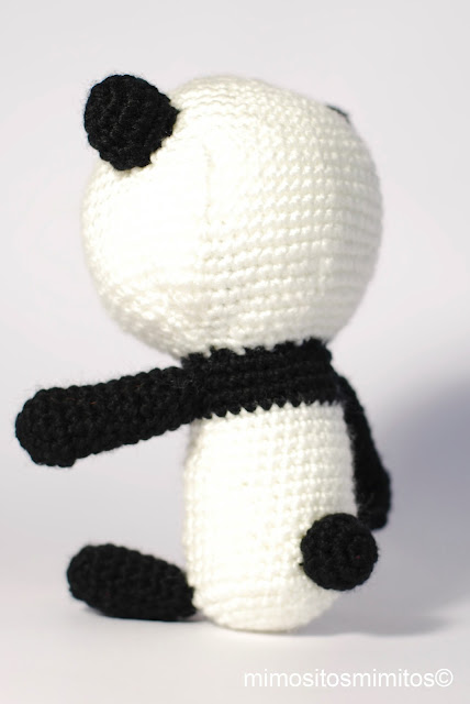 oso panda hecho con amigurumi ganchillo crochet ganxet