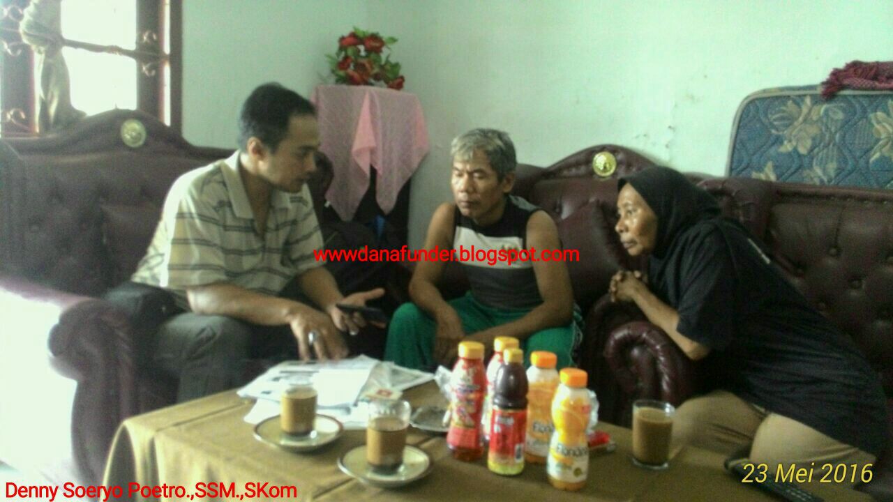 Memberikan Pengarahan Produk Pinjaman Dana Funder Kepada Calon Nasabah