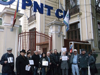 Protest in fata sediului PNTCD 
